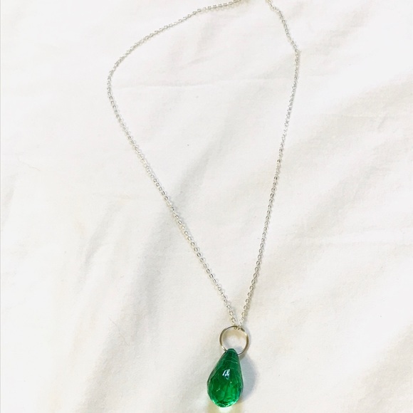Vintage Jewelry - Green Crystal style pendant necklace